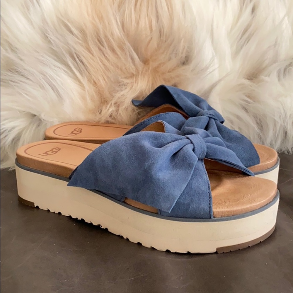 UGG sandals in perfect condition! Very rare!